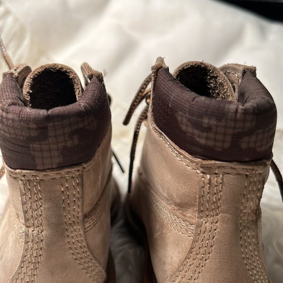 Timberland® Waterproof toddler Boot size 5.5. - Picture 6 of 10